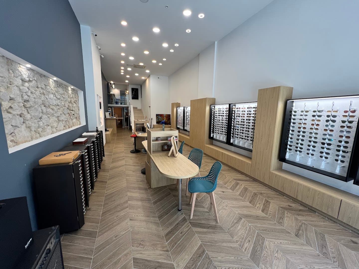 Opticien Optique République - Dorian De Blasis - Lunettes, lunettes de soleil, lentilles, RayBan Meta - photo 2