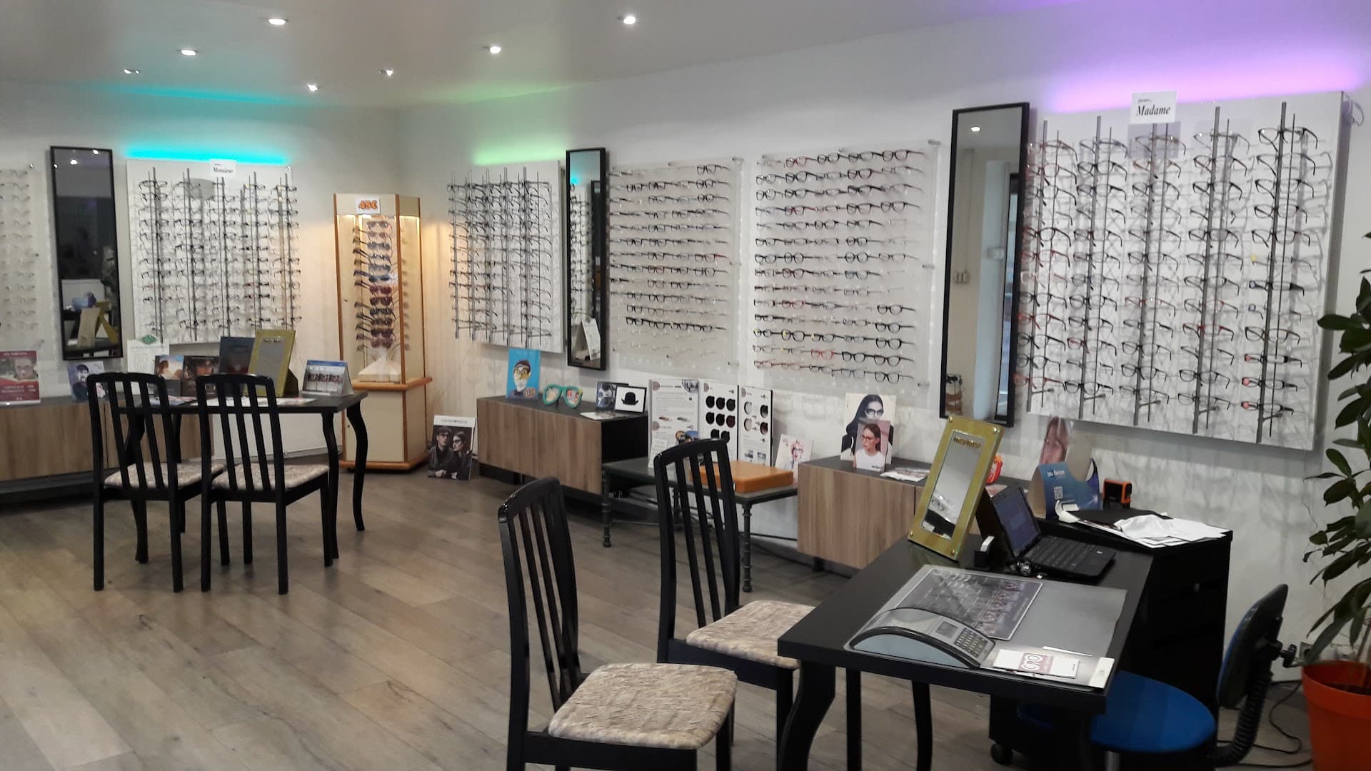 C. VOTRE OPTICIEN - photo 2